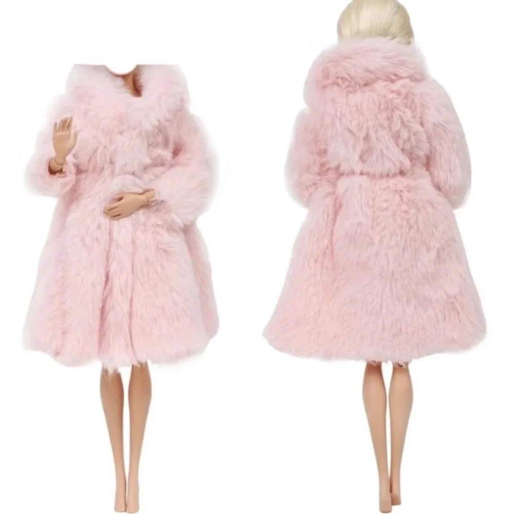 Barbie’s Light Pink Fur Coat - Picture 1 of 16